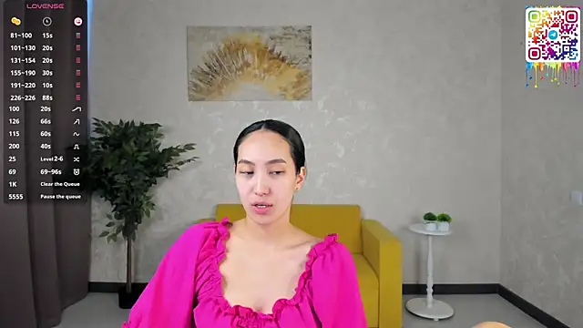 FlirtyAura online show from April 2026 06:19:01 AM