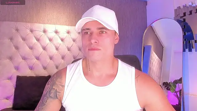 connorsmiith online show from May 2026 01:22:01 AM