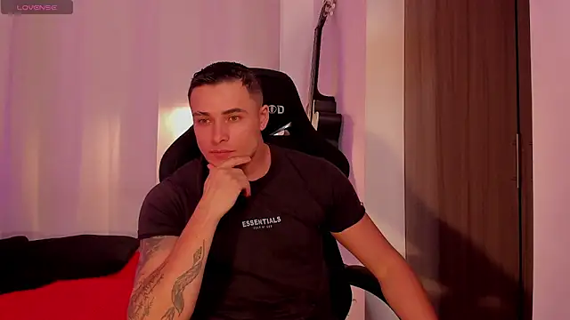 connorsmiith online show from June 2026 07:58:02 PM