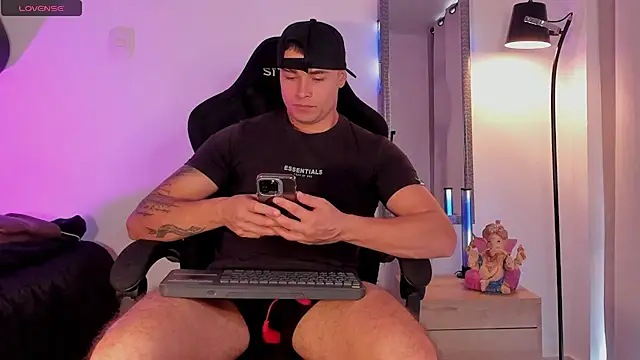 connorsmiith online show from June 2026 12:36:01 PM