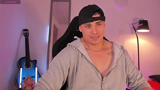 connorsmiith online show from June 2026 12:41:02 AM