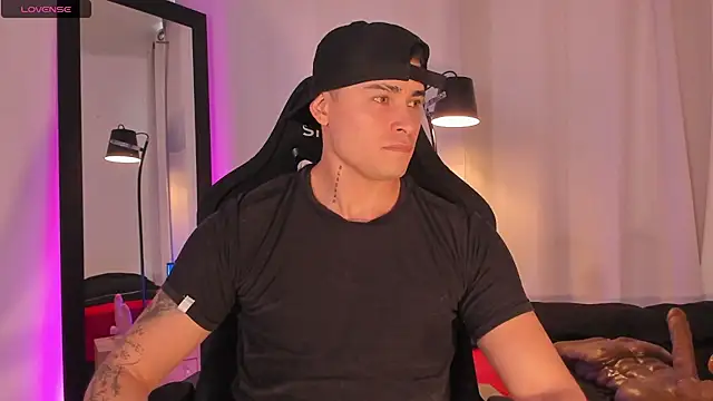 connorsmiith online show from June 2026 01:01:02 PM