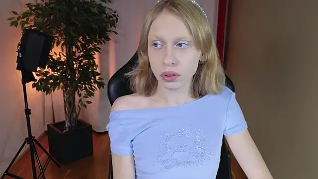 BarbieRichy online show from October 2025 06:36:01 AM