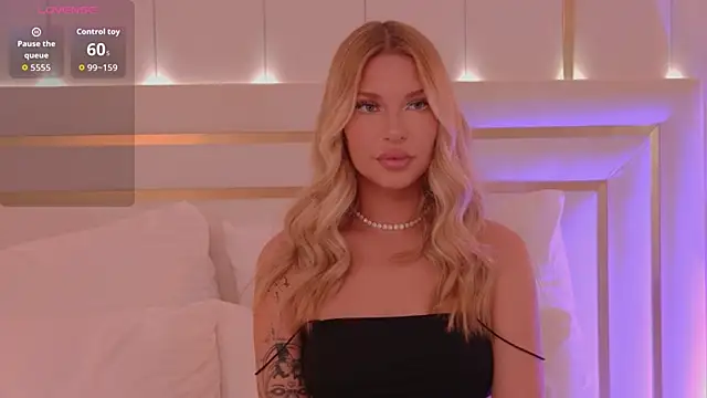 Snapshot of AriellaMelo chatting on September 2025 05:51:01 AM AriellaMelo online show from September 2025 05:51:01 AM