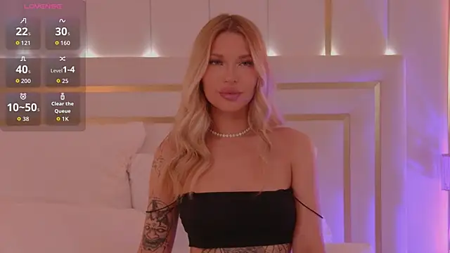 Snapshot of AriellaMelo chatting on September 2025 06:04:02 AM AriellaMelo online show from September 2025 06:04:02 AM