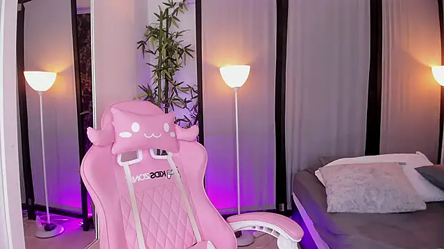 ChloeShade online show from November 2025 06:19:01 PM