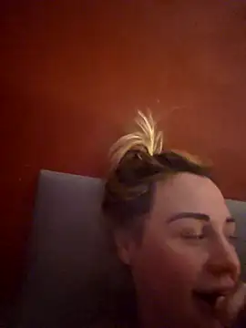 Sophrob96x online show from November 2025 10:23:02 PM