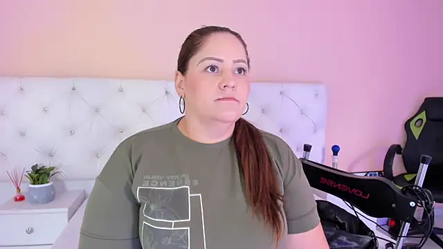 Snapshot of katte_landerr chatting on October 2025 01:31:01 PM katte landerr online show from October 2025 01:31:01 PM