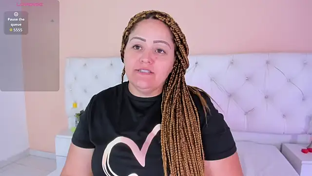 Snapshot of katte_landerr chatting on October 2025 01:07:02 PM katte landerr online show from October 2025 01:07:02 PM