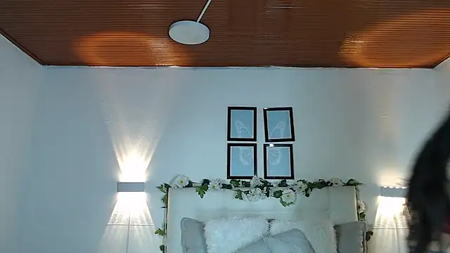 Snapshot of Megan_05_ chatting on September 2025 06:13:02 PM Megan 05 online show from September 2025 06:13:02 PM