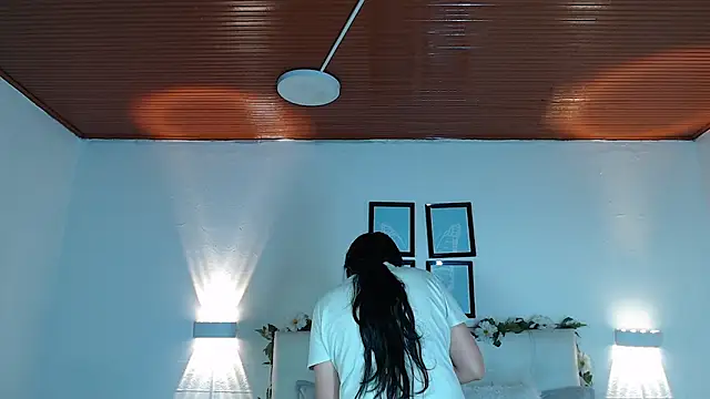 Snapshot of Megan_05_ chatting on October 2025 06:14:02 PM Megan 05 online show from October 2025 06:14:02 PM