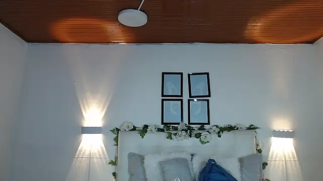 Snapshot of Megan_05_ chatting on October 2025 07:25:02 PM Megan 05 online show from October 2025 07:25:02 PM