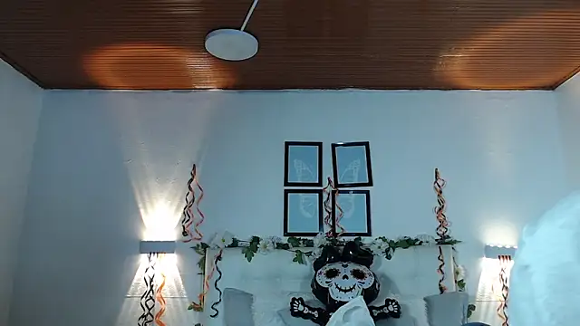 Snapshot of Megan_05_ chatting on November 2025 07:25:02 PM Megan 05 online show from November 2025 07:25:02 PM