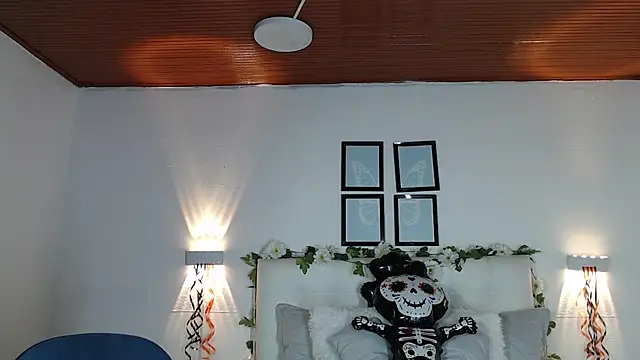 Megan 05  online show from November 2025 07:35:01 PM