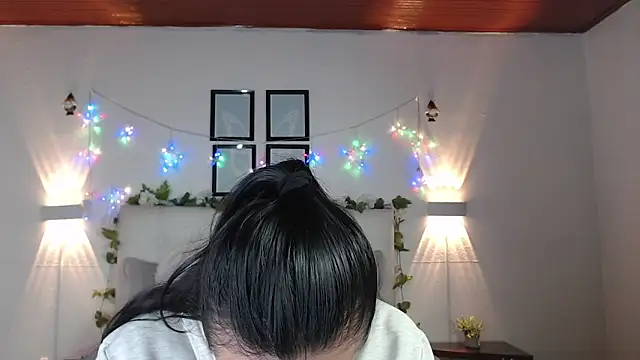 Megan 05  online show from April 2026 07:15:01 PM