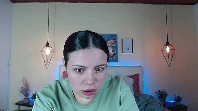 Megan 05  online show from June 2026 07:33:01 PM
