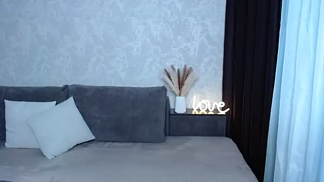 IrisJones online show from September 2025 10:30:01 AM