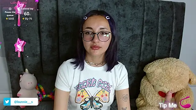 Snapshot of Littlee_Bunny_ chatting on September 2025 01:01:01 PM Littlee Bunny online show from September 2025 01:01:01 PM