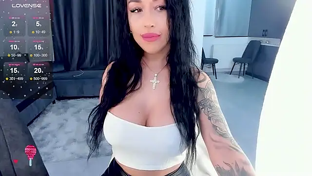 Snapshot of oh_julya chatting on February 2025 07:22:02 PM oh julya online show from February 2025 07:22:02 PM