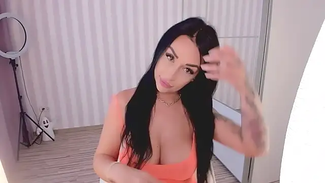 Snapshot of oh_julya chatting on October 2025 12:15:01 PM oh julya online show from October 2025 12:15:01 PM