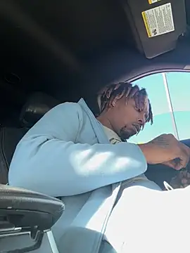 Snapshot of BigMfLuther chatting on December 2025 04:22:01 PM BigMfLuther online show from December 2025 04:22:01 PM