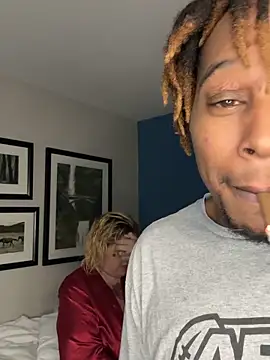 Snapshot of BigMfLuther chatting on December 2025 03:57:01 AM BigMfLuther online show from December 2025 03:57:01 AM