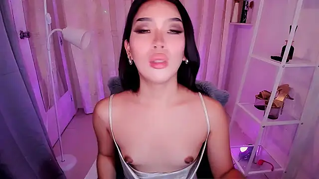 Snapshot of MS_LUNA chatting on October 2025 12:05:02 AM MS LUNA online show from October 2025 12:05:02 AM