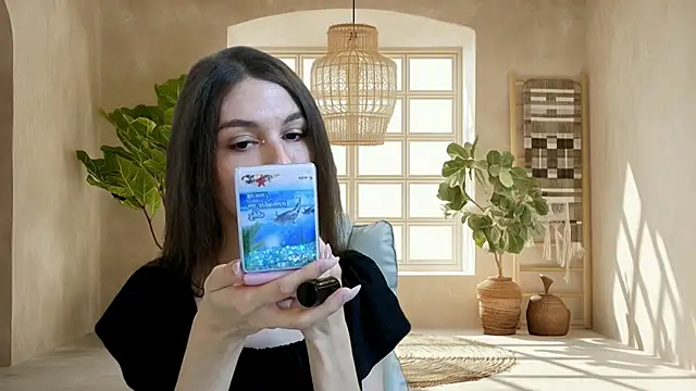KellyShines online show from May 2026 03:20:02 PM