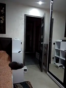 KissMiSveet online show from October 2025 05:35:02 PM