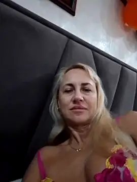 KissMiSveet online show from November 2025 08:21:01 PM