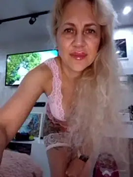KissMiSveet online show from April 2026 03:21:02 PM