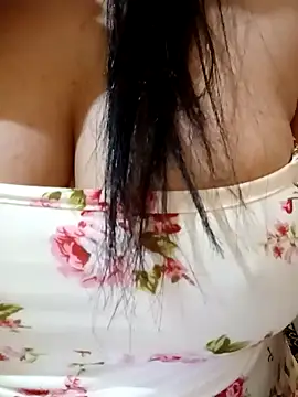 Romayssaa online show from May 2026 11:48:01 AM