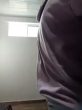 stivenlujan69 online show from February 2026 07:23:02 PM