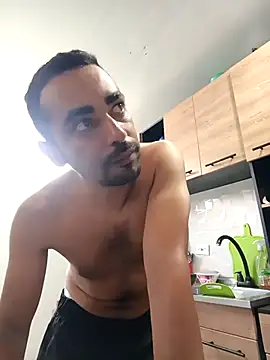 stivenlujan69 online show from February 2026 06:36:02 PM