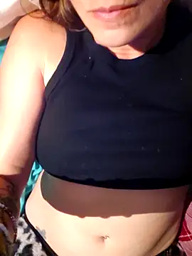 adrielleigh online show from October 2025 01:50:01 AM