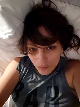 adrielleigh online show from November 2025 01:26:01 AM