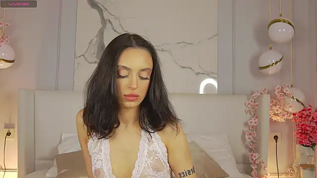 AdoraCortes online show from October 2025 05:05:01 AM