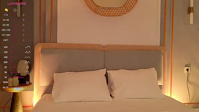 Snapshot of AdoraCortes chatting on November 2025 05:05:01 AM AdoraCortes online show from November 2025 05:05:01 AM