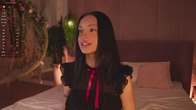 Snapshot of AdoraCortes chatting on November 2025 05:07:01 AM AdoraCortes online show from November 2025 05:07:01 AM