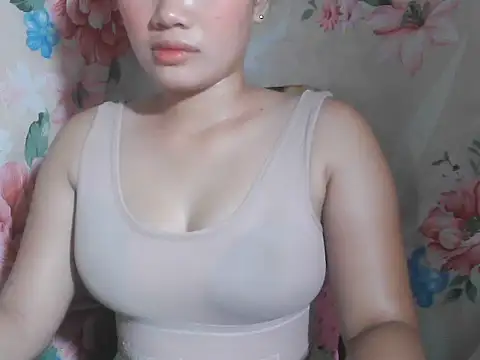 Snapshot of Katie_Winslet chatting on September 2025 12:00:02 AM Katie Winslet online show from September 2025 12:00:02 AM