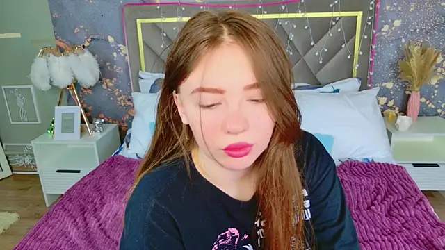 Snapshot of Moon__Bunny chatting on April 2026 03:20:02 PM Moon Bunny online show from April 2026 03:20:02 PM