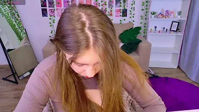 Snapshot of Moon__Bunny chatting on April 2026 03:34:01 PM Moon Bunny online show from April 2026 03:34:01 PM