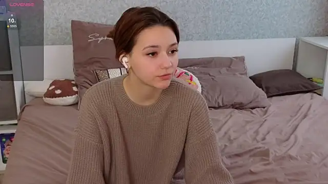 MiaSkyKiss online show from May 2026 01:19:01 PM
