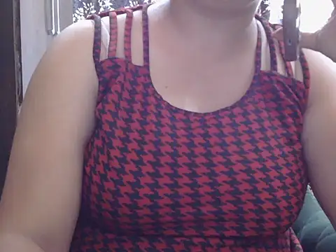 Snapshot of Roxy_sweety_ chatting on September 2025 05:18:02 AM Roxy sweety online show from September 2025 05:18:02 AM