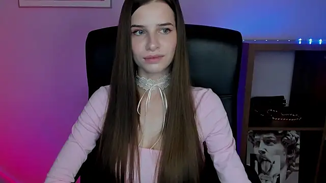 Snapshot of LuxMaya chatting on December 2025 07:58:01 AM LuxMaya online show from December 2025 07:58:01 AM