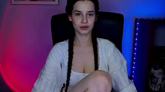 Snapshot of LuxMaya chatting on February 2026 07:29:02 AM LuxMaya online show from February 2026 07:29:02 AM