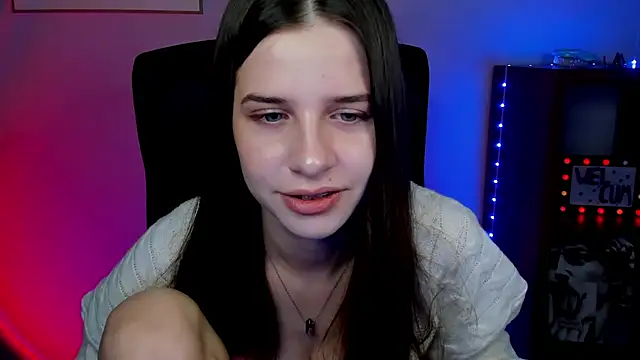 Snapshot of LuxMaya chatting on March 2026 07:34:01 AM LuxMaya online show from March 2026 07:34:01 AM