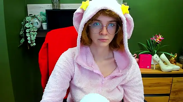 Snapshot of juicyPenny chatting on October 2025 07:20:01 AM juicyPenny online show from October 2025 07:20:01 AM