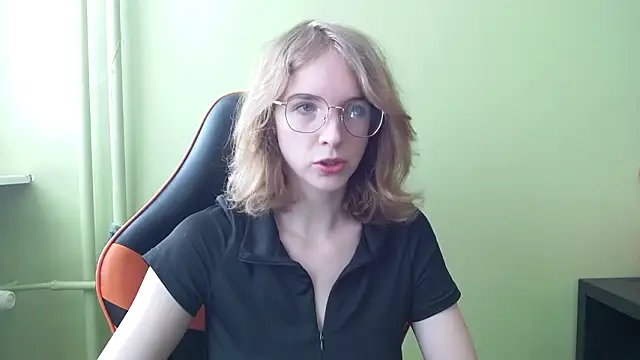 juicyPenny online show from March 2026 07:49:02 AM