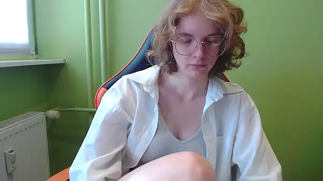 juicyPenny online show from May 2026 06:21:02 AM